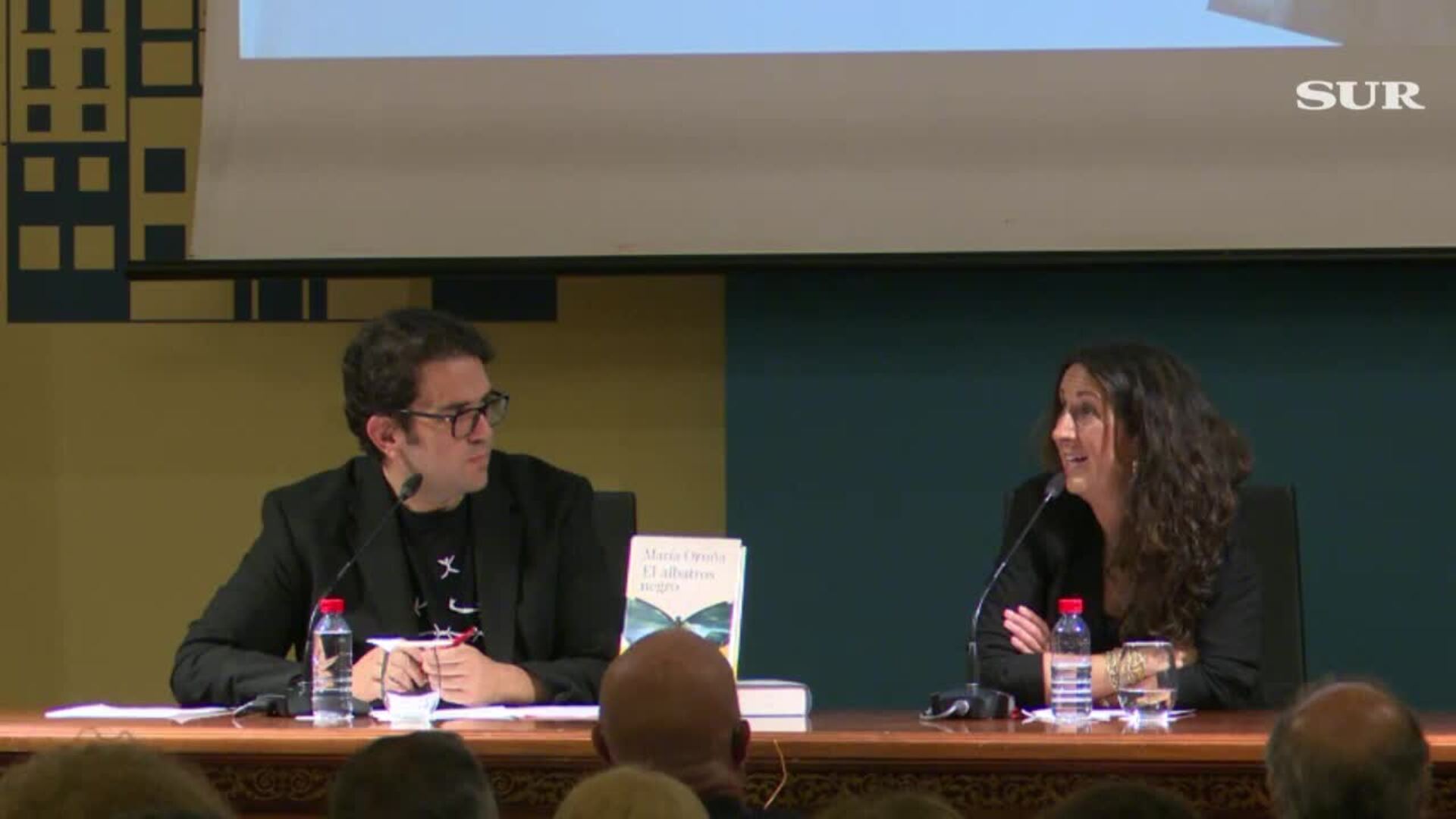 Encuentro con la escritora María Oruña en el Aula de Cultura de SUR