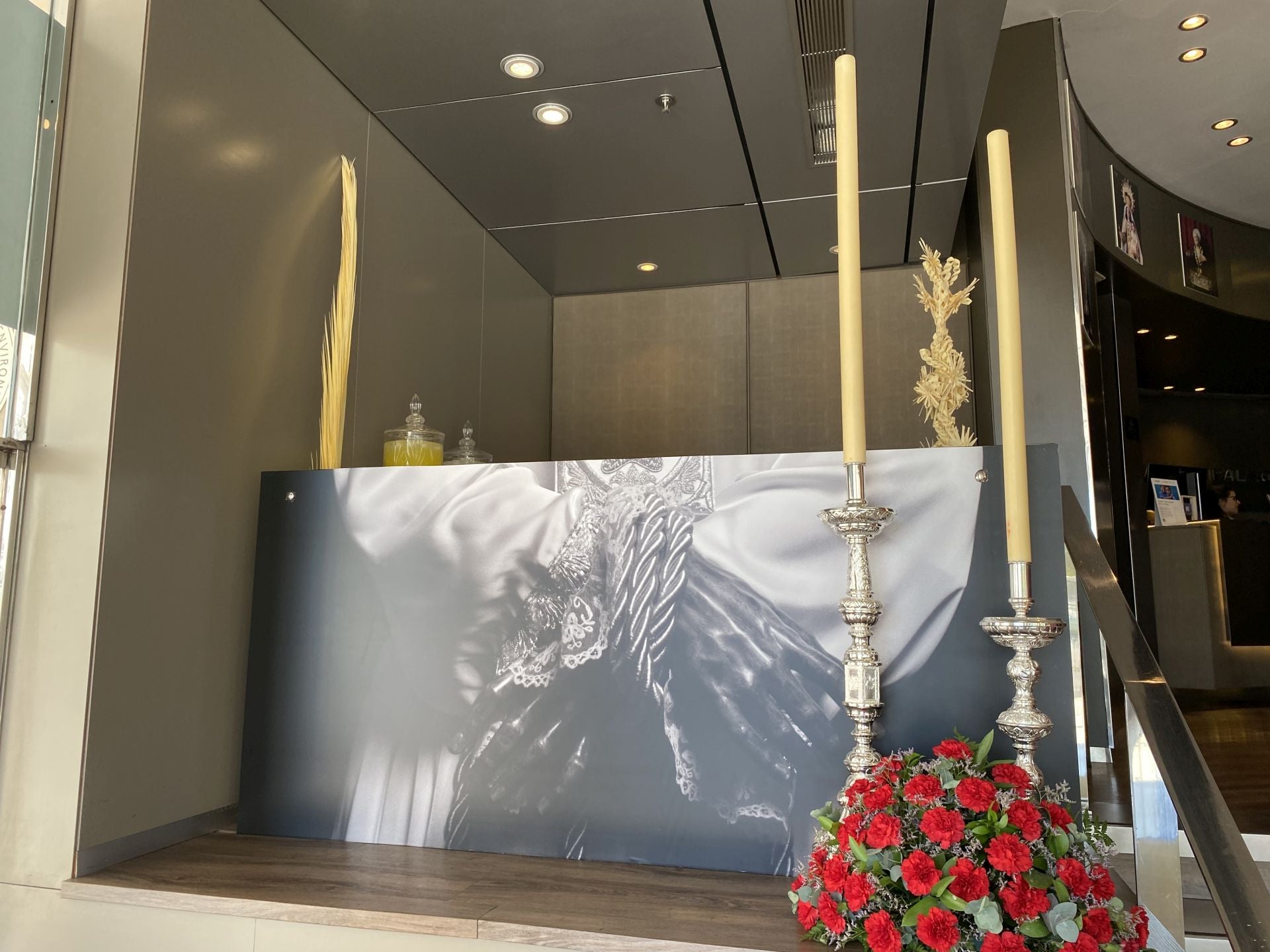El hotel AC Málaga Palacio se convierte en el escaparate de la Semana Santa malagueña