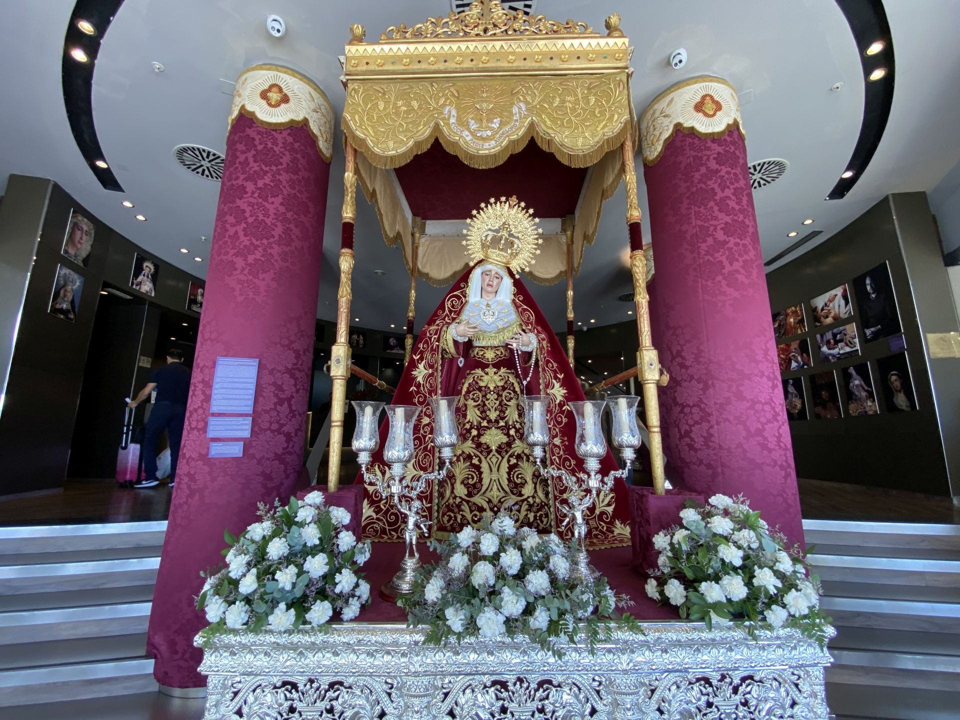 El hotel AC Málaga Palacio se convierte en el escaparate de la Semana Santa malagueña