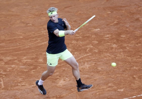 Una derecha de Alejandro Davidovich en Montecarlo.