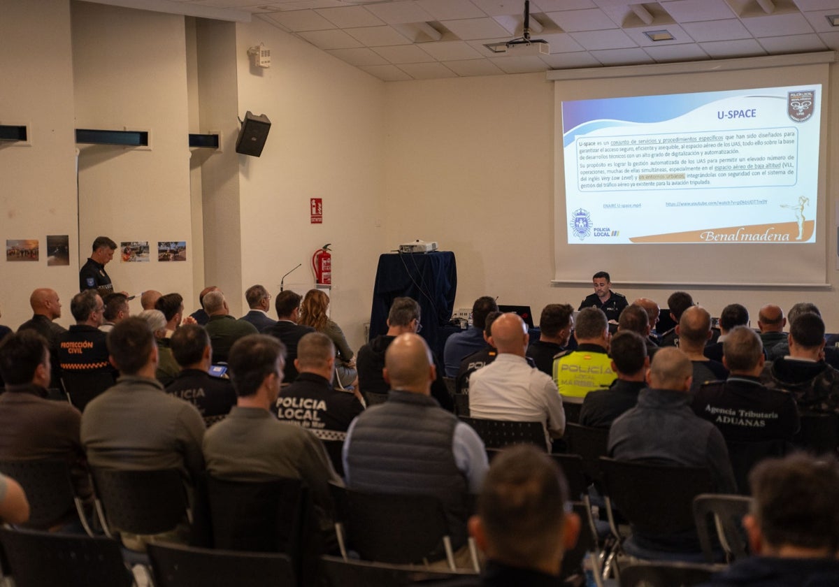 La Policía Local de Benalmádena se forma en nuevas tecnologías aplicadas al servicio de drones
