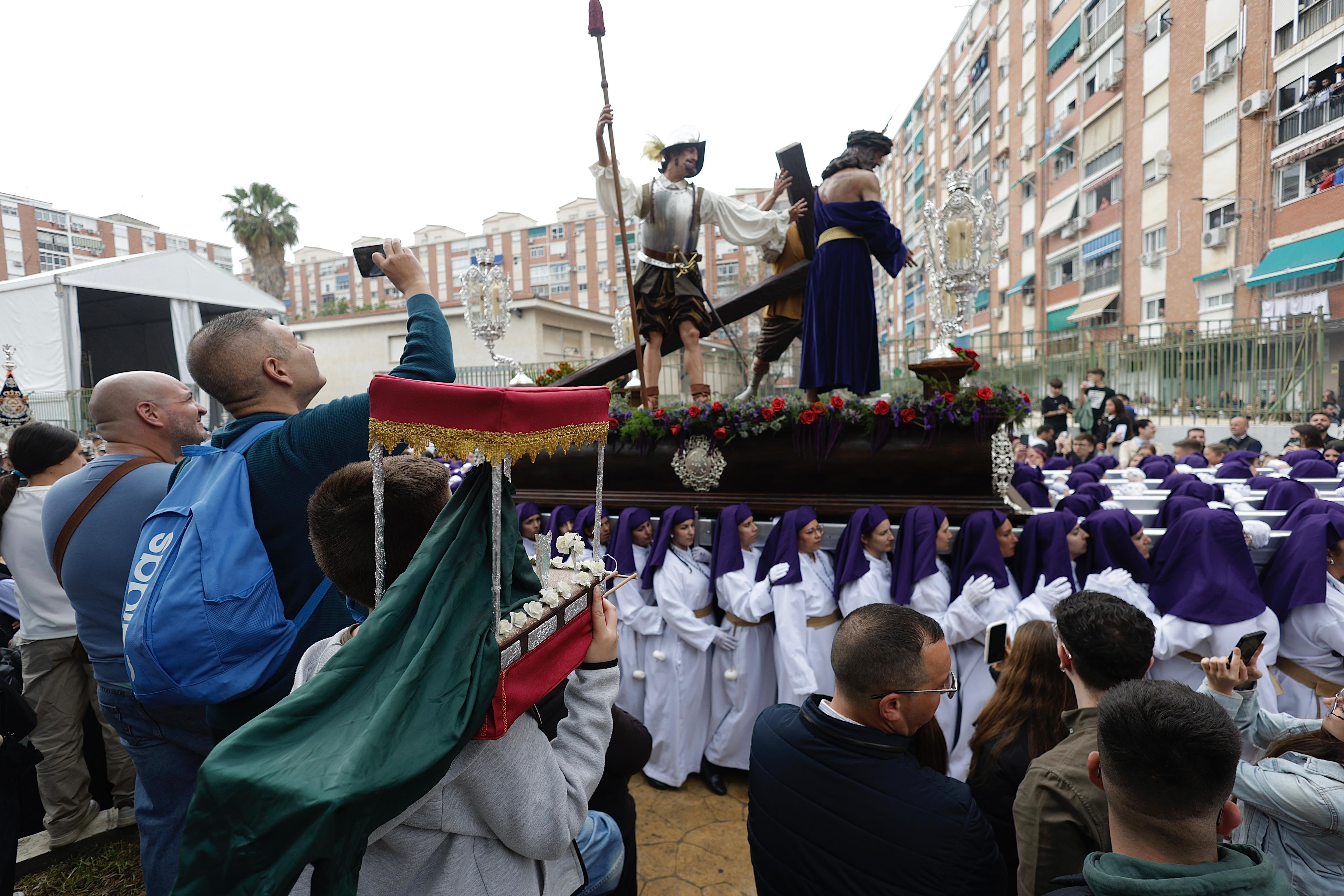 Traslados y procesiones del Sábado de Pasión en Málaga 2025