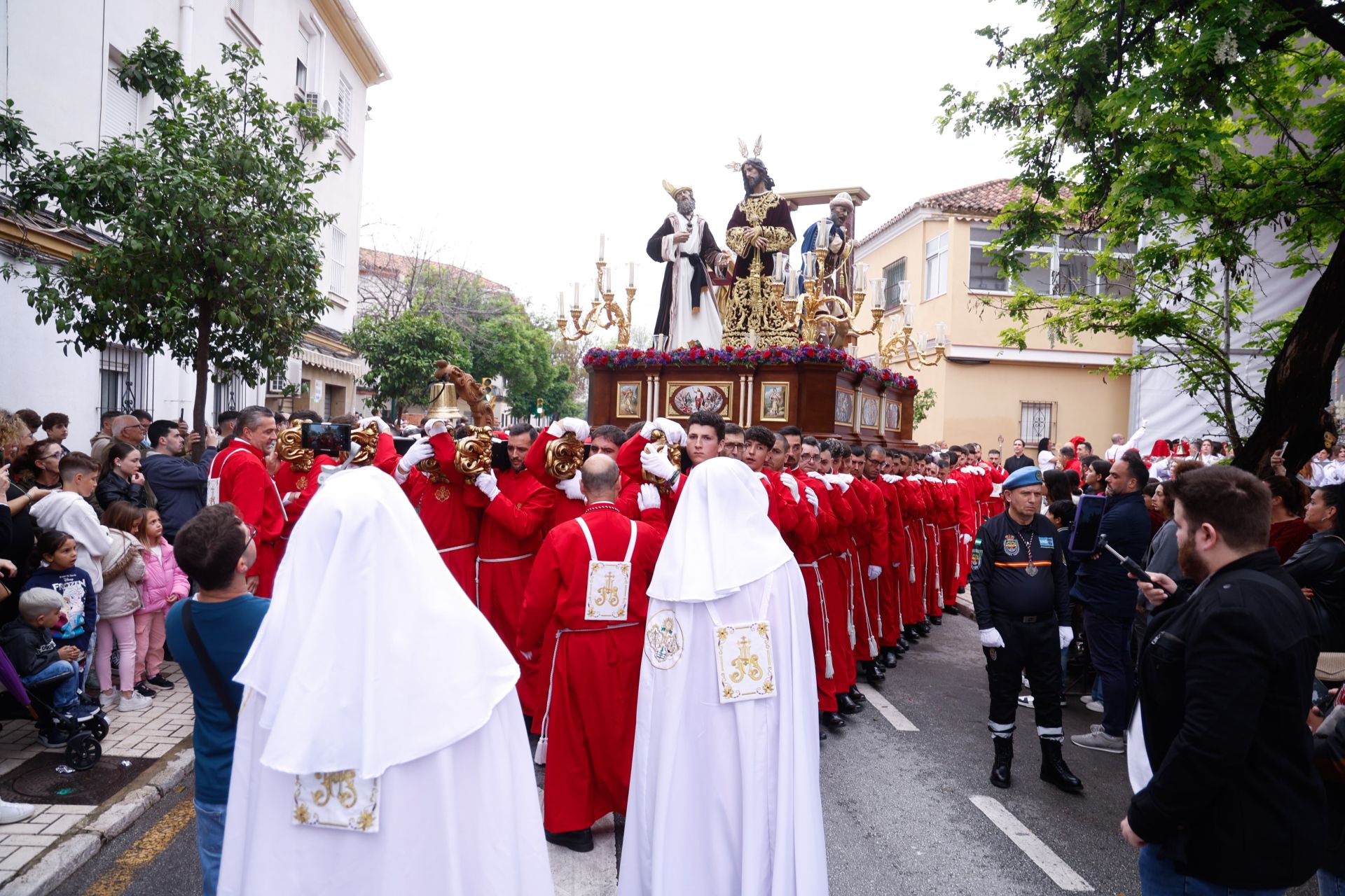 Traslados y procesiones del Sábado de Pasión en Málaga 2025