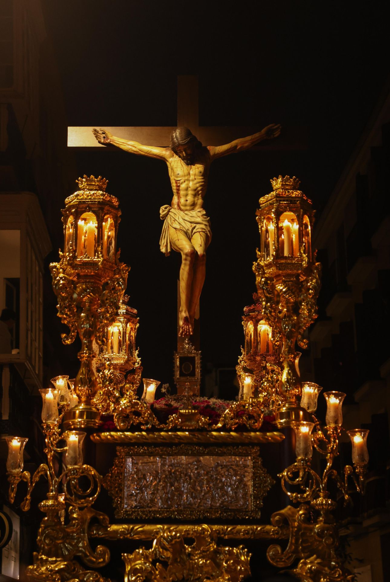 Traslados y procesiones del Sábado de Pasión en Málaga 2025