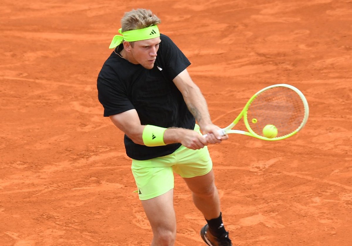 Alejandro Davidovich gana a Wawrinka en Barcelona y prolonga su racha de resultados