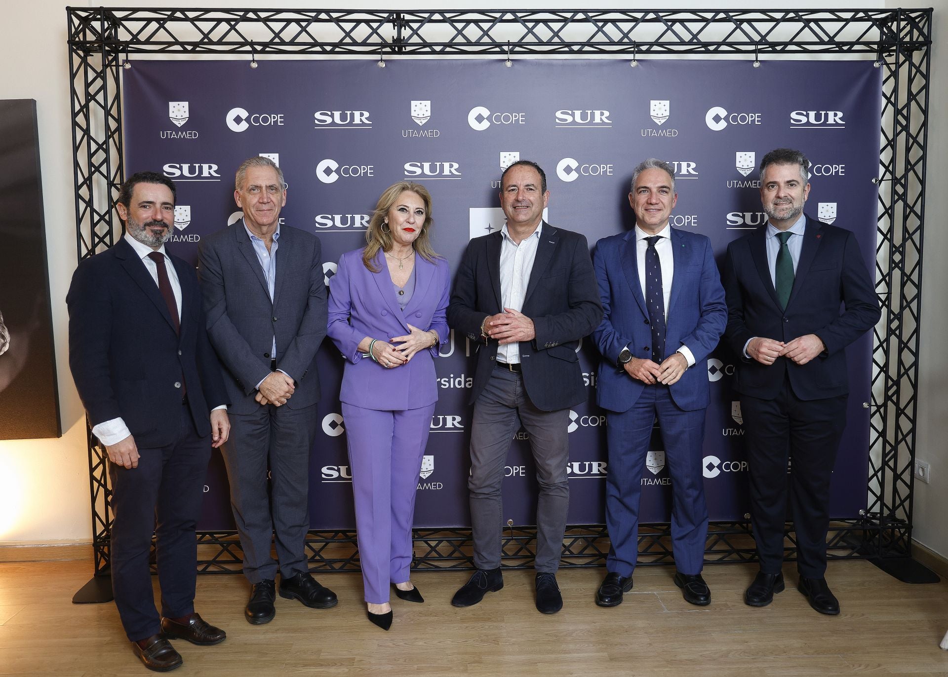 Jota Carmona, José María Morente, Carolina España, Manolo Castillo, Elías Bendodo y Carlos Conde