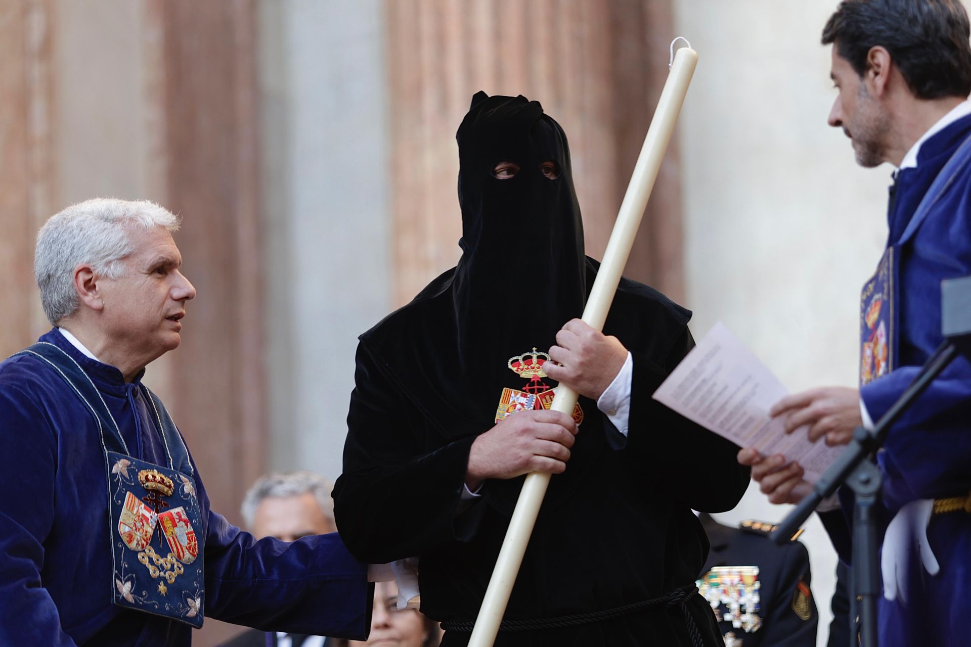 El Rico libera por primera a dos presos. Acto en la Plaza del Obispo.