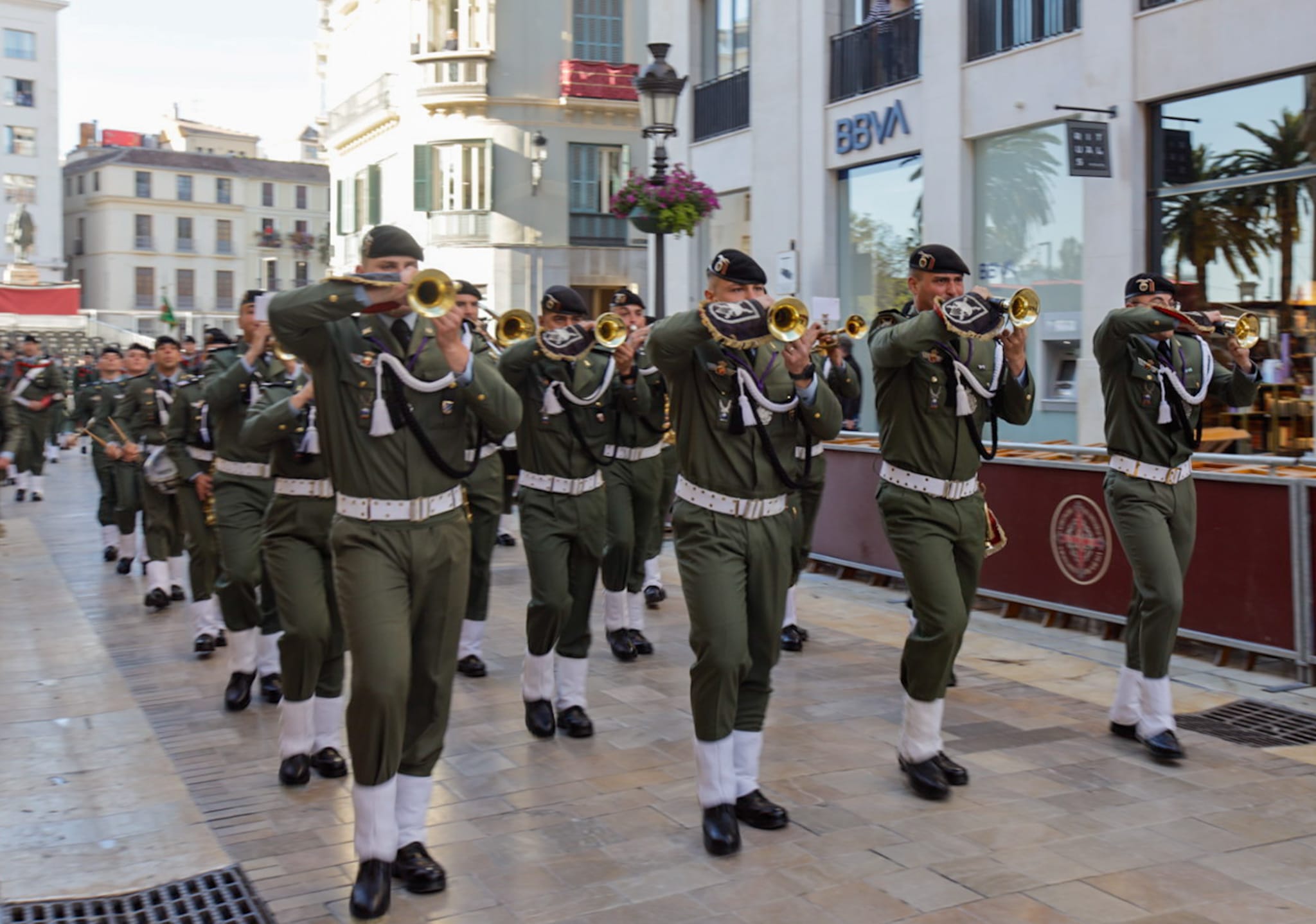 Desfile de la Brigada Paracaidista la mañana del Miércoles Santo