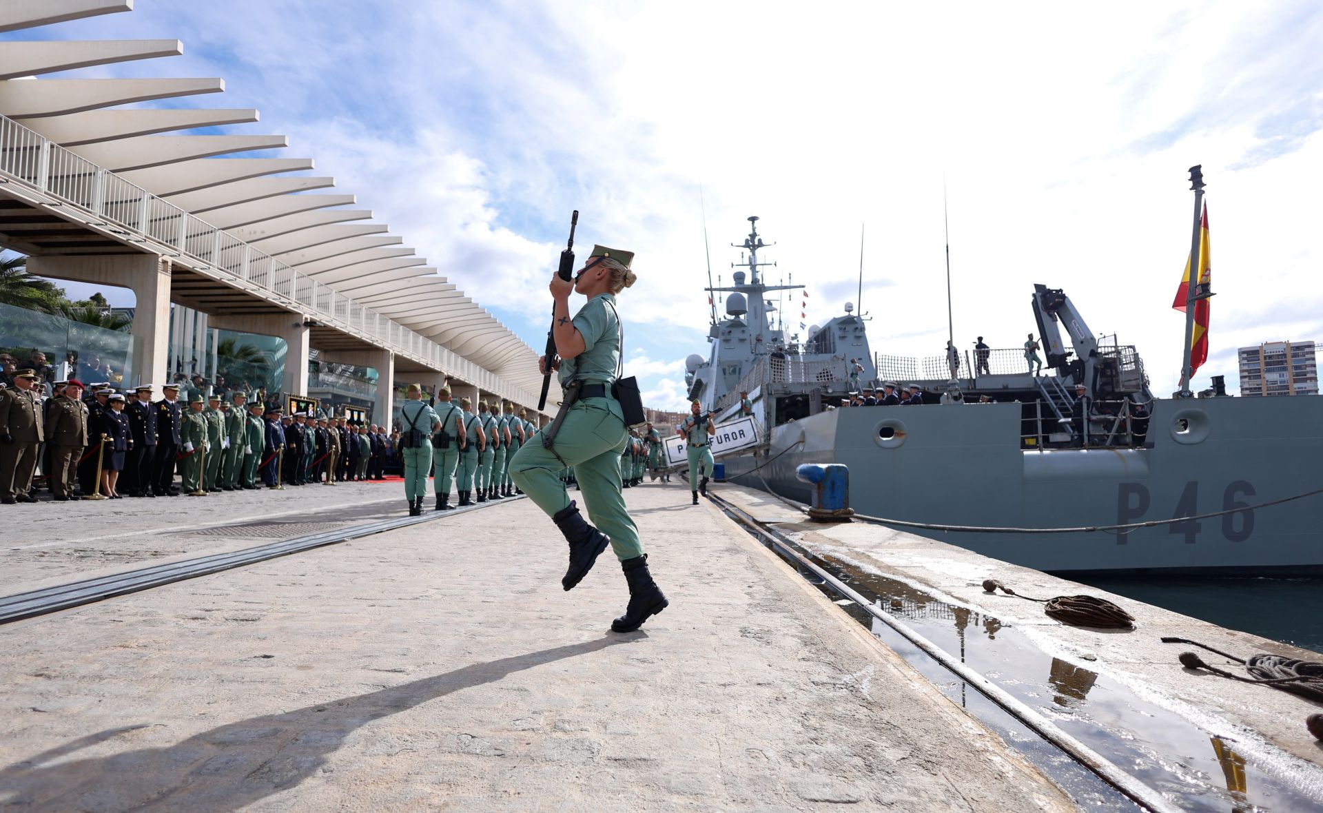 Desembarco de la Legión en el Puerto de Málaga