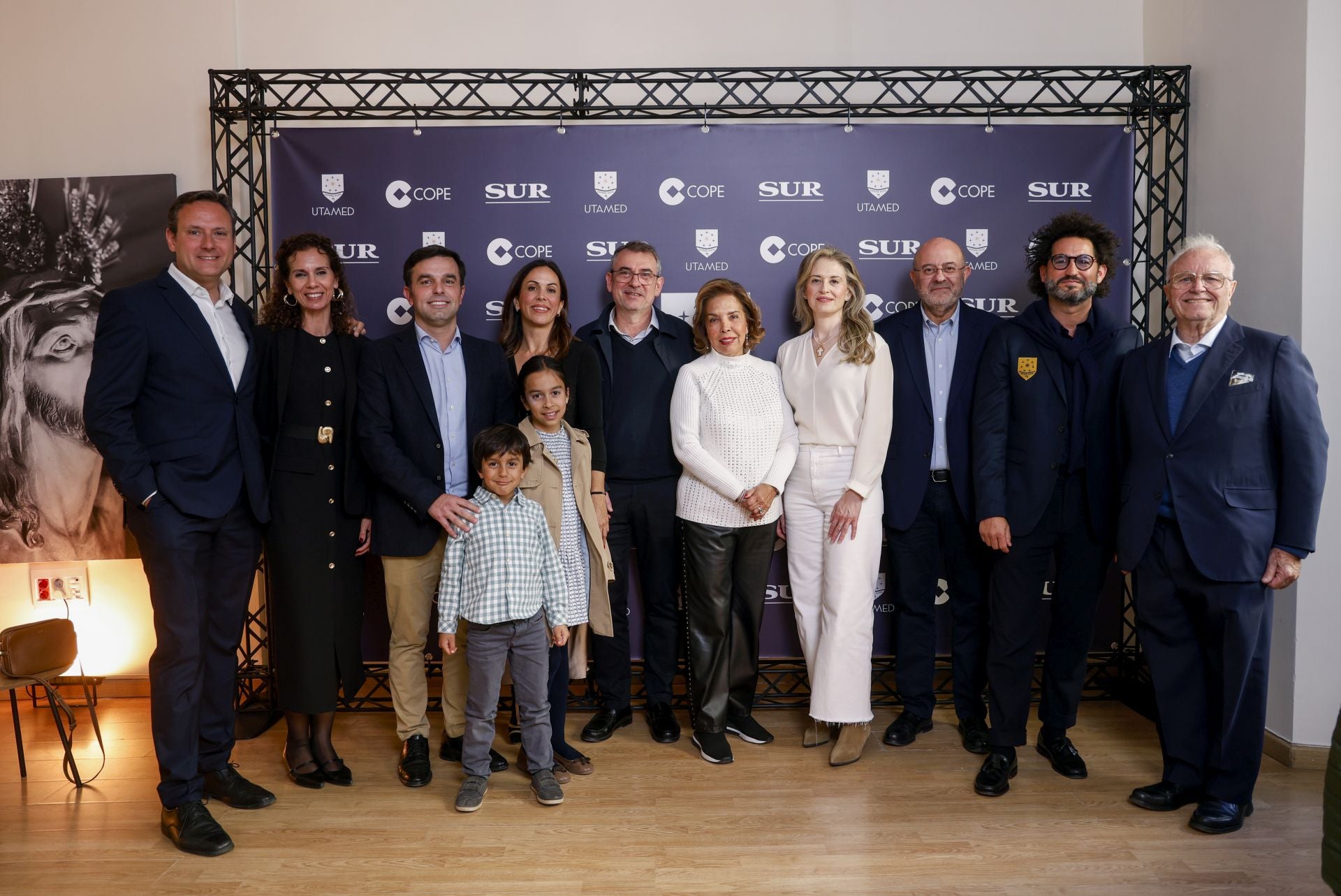 Sergio Durán, Cristina Amate, Ramón Soler padre, hijo y familia junto a Paco Ávila. 