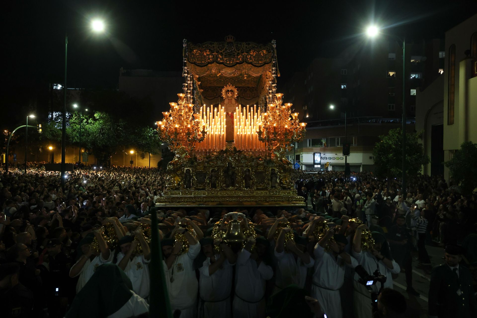 Cofradía del Nazareno del Paso y María Santísima de la Esperanza Coronada