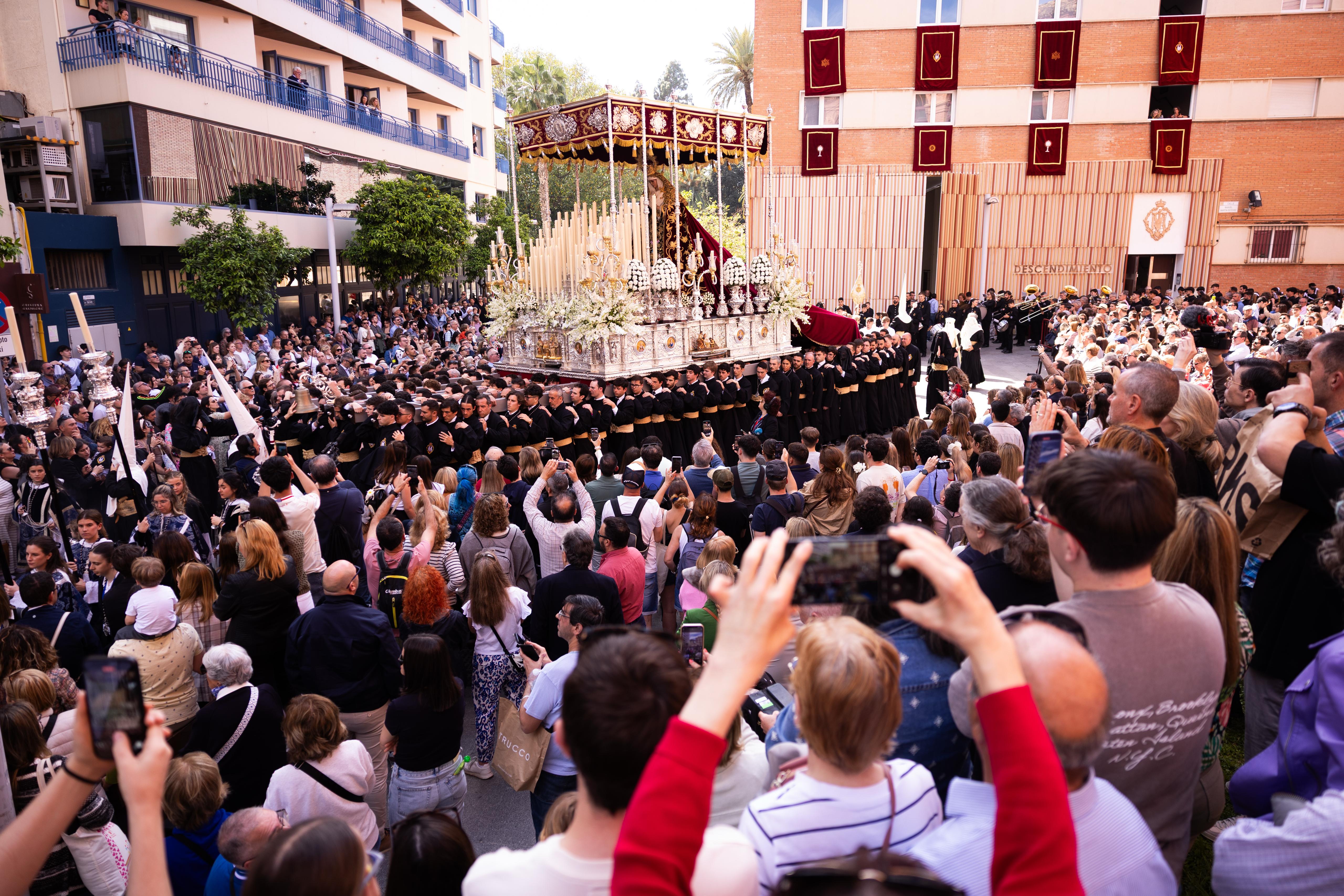 Salida de Descendimiento. Viernes Santo de Málaga