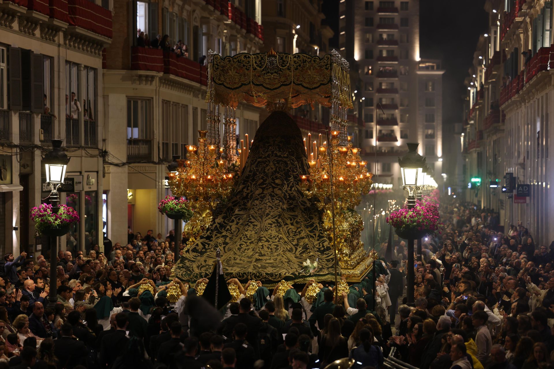 El Jueves Santo de Málaga 2025, en fotos