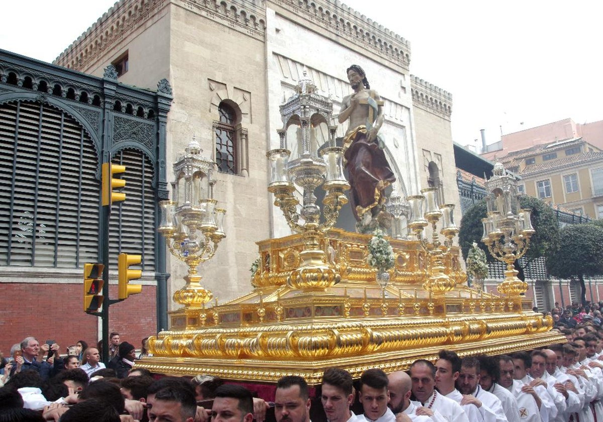 El Cristo Resucitado, en su trono ideado por Fernando Prini, por Atarazanas.
