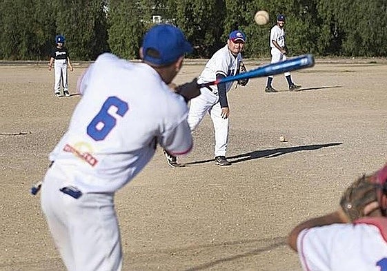 Los concejales de Turismo y Deportes informan de los detalles del evento.