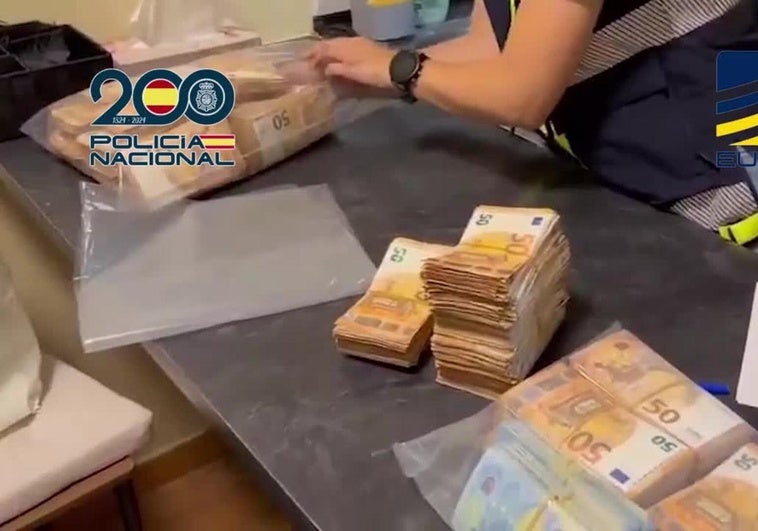 Un secretario judicial roba 19 millones en criptomonedas de su juzgado de Marbella
