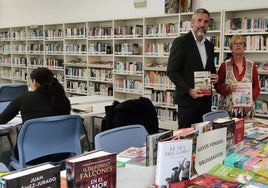 Presentación de los nuevos fondos en las bibliotecas de Mijas.