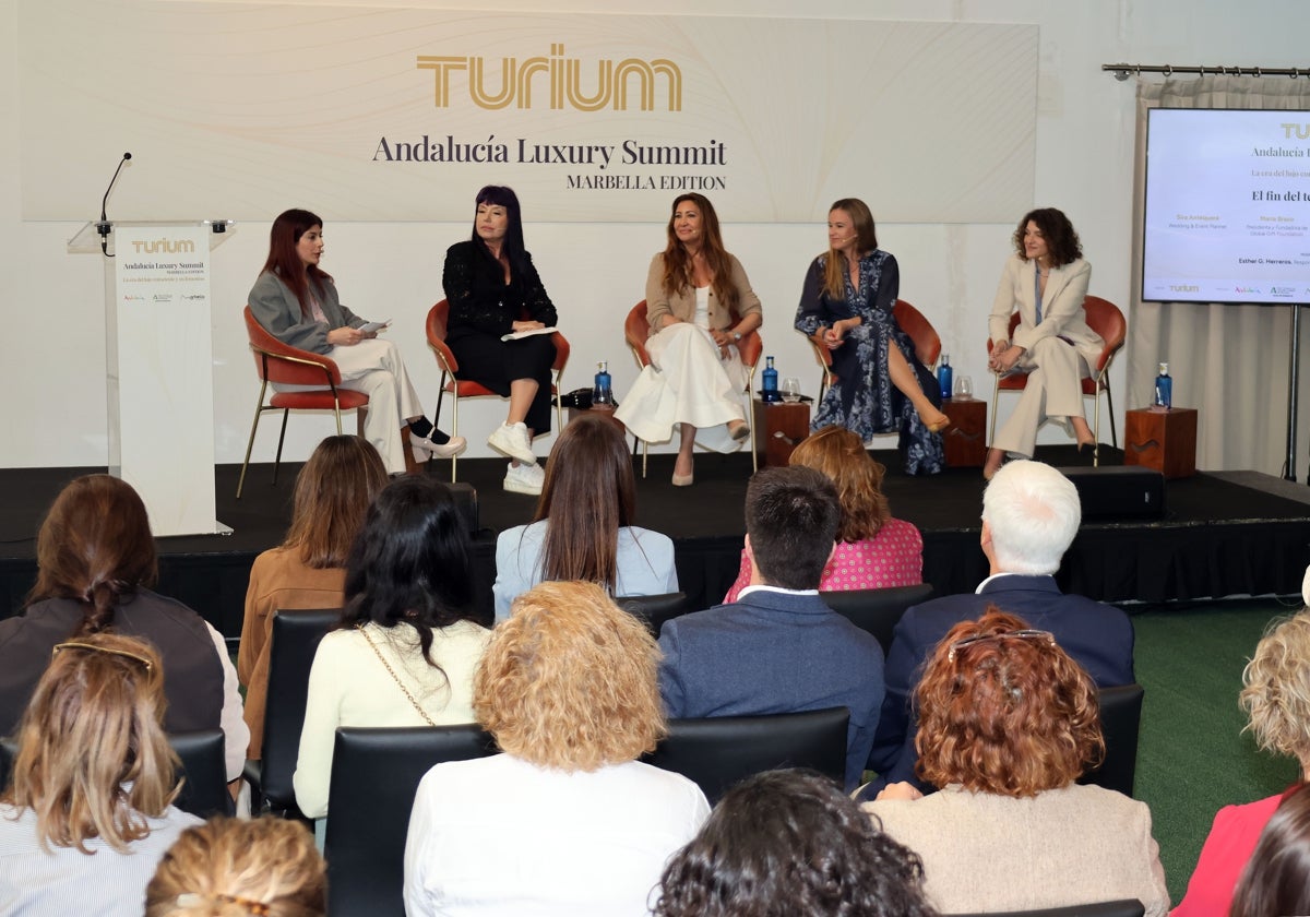 Piden en Marbella «romper el techo de cristal» de las mujeres en el turismo