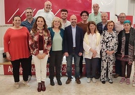 Salas, en el centro, junto a los miembros de su nueva dirección.