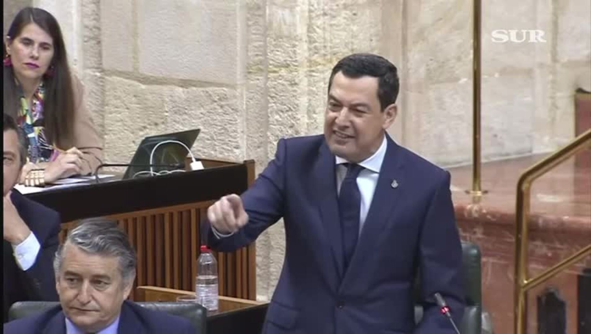 Juanma Moreno reprocha a Vox los aranceles de «vuestro amigo» Donald Trump