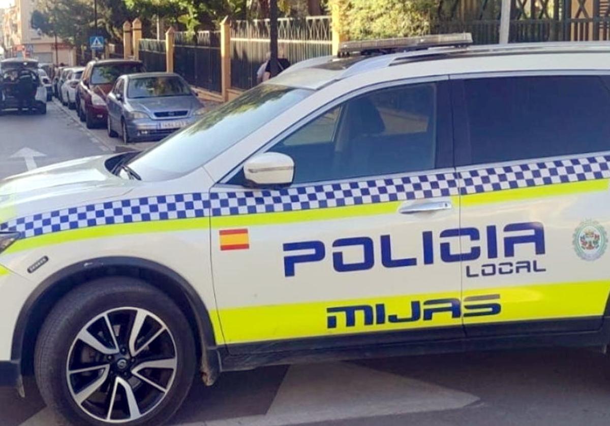 Un herido en una colisión entre una moto y una furgoneta en Las Lagunas de Mijas