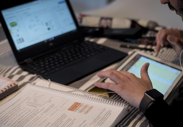 Empleo y Vodafone lanzan nuevos cursos gratuitos con alta demanda profesional: los próximos en Málaga y Sevilla