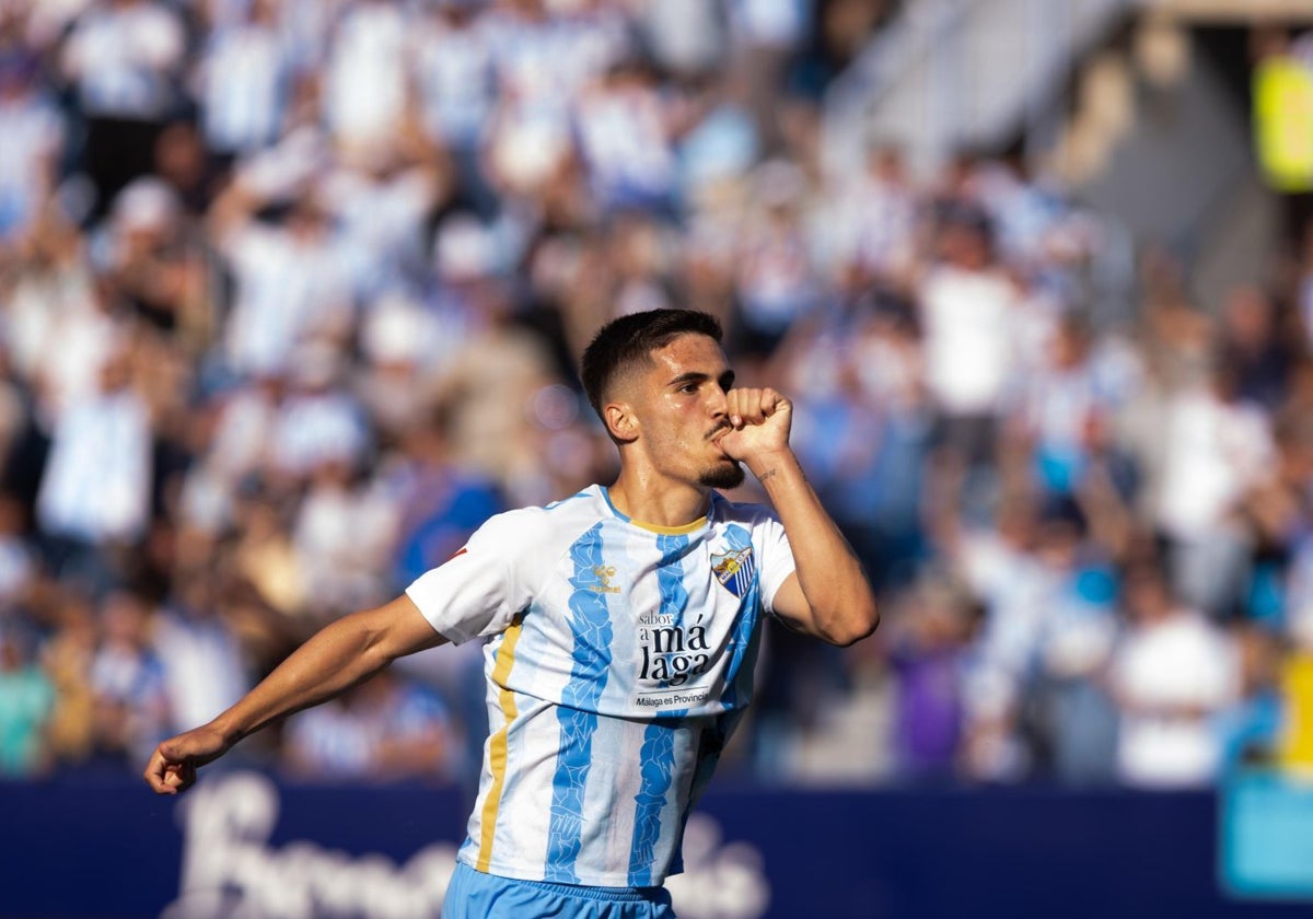 Chupete celebra su gol tras una buena jugada.