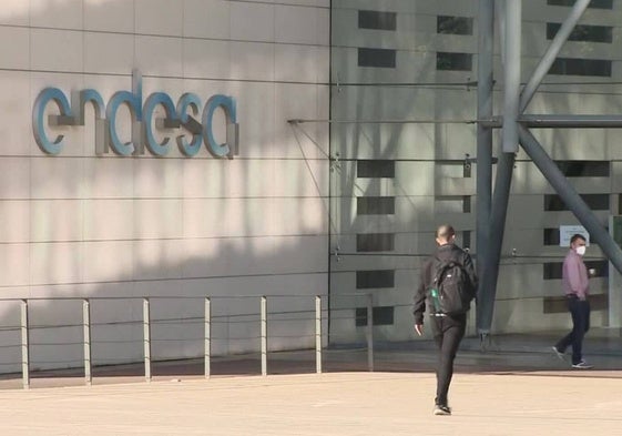 Endesa habilita varios teléfonos para atender las emergencias derivadas del apagón