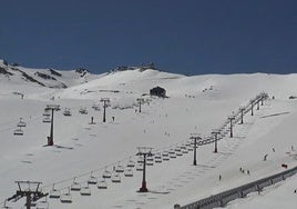 Aspectos de los remontes en Sierra Nevada este lunes tras el apagón
