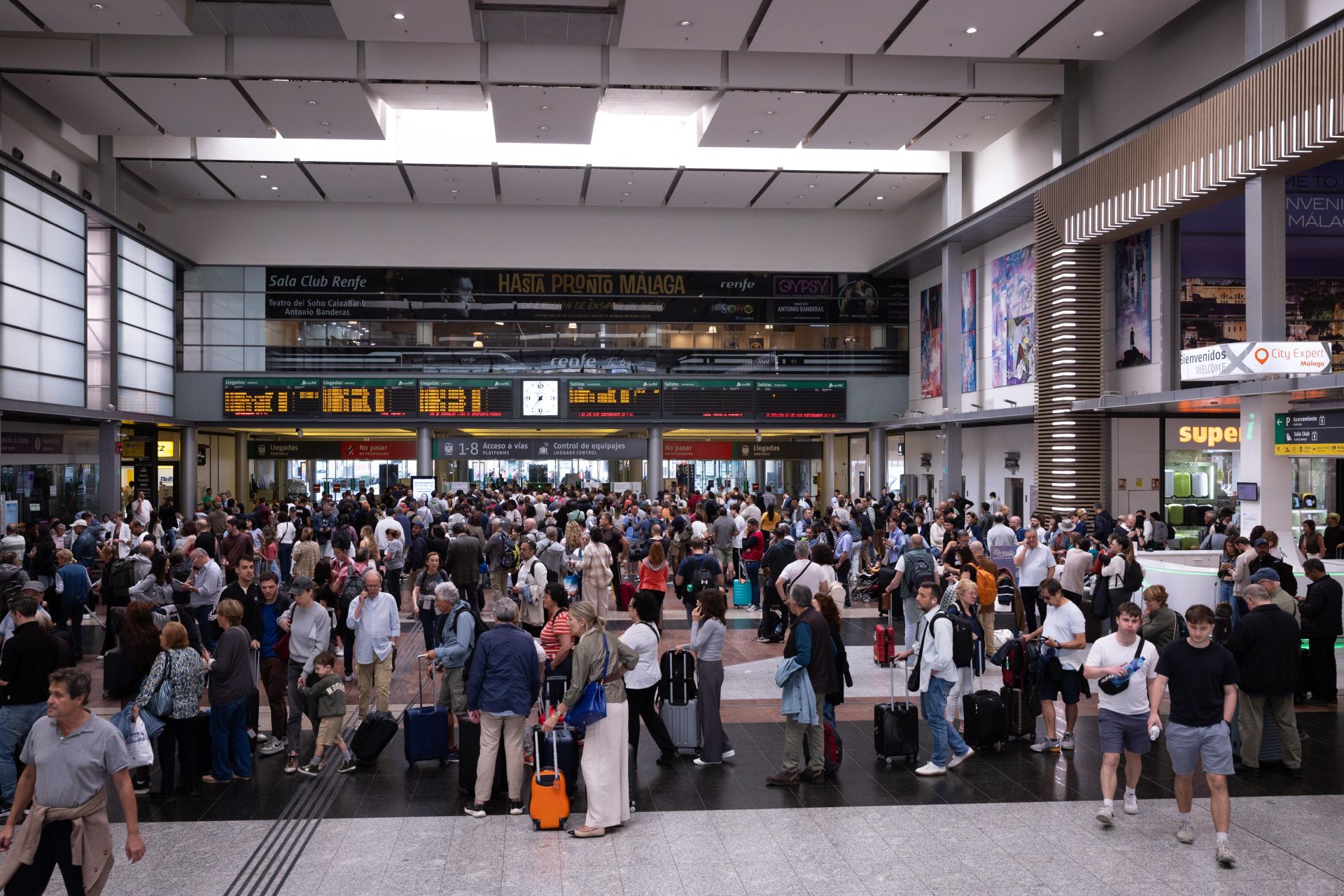 Normalidad en el aeropuerto a media mañana.