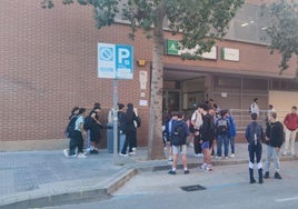 Entrada de un instituto de Málaga capital, este martes