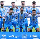 Seis jugadores procedentes de la cantera del Málaga estaban en este once inicial del domingo formado por, de izquierda a derecha y de arriba a abajo, Galilea, Murillo, Chupete, Izan Merino, Álex Pastor, Alfonso Herrero, Antoñito Cordero, Manu Molina, Larrubia, Lobete y Dani Sánchez