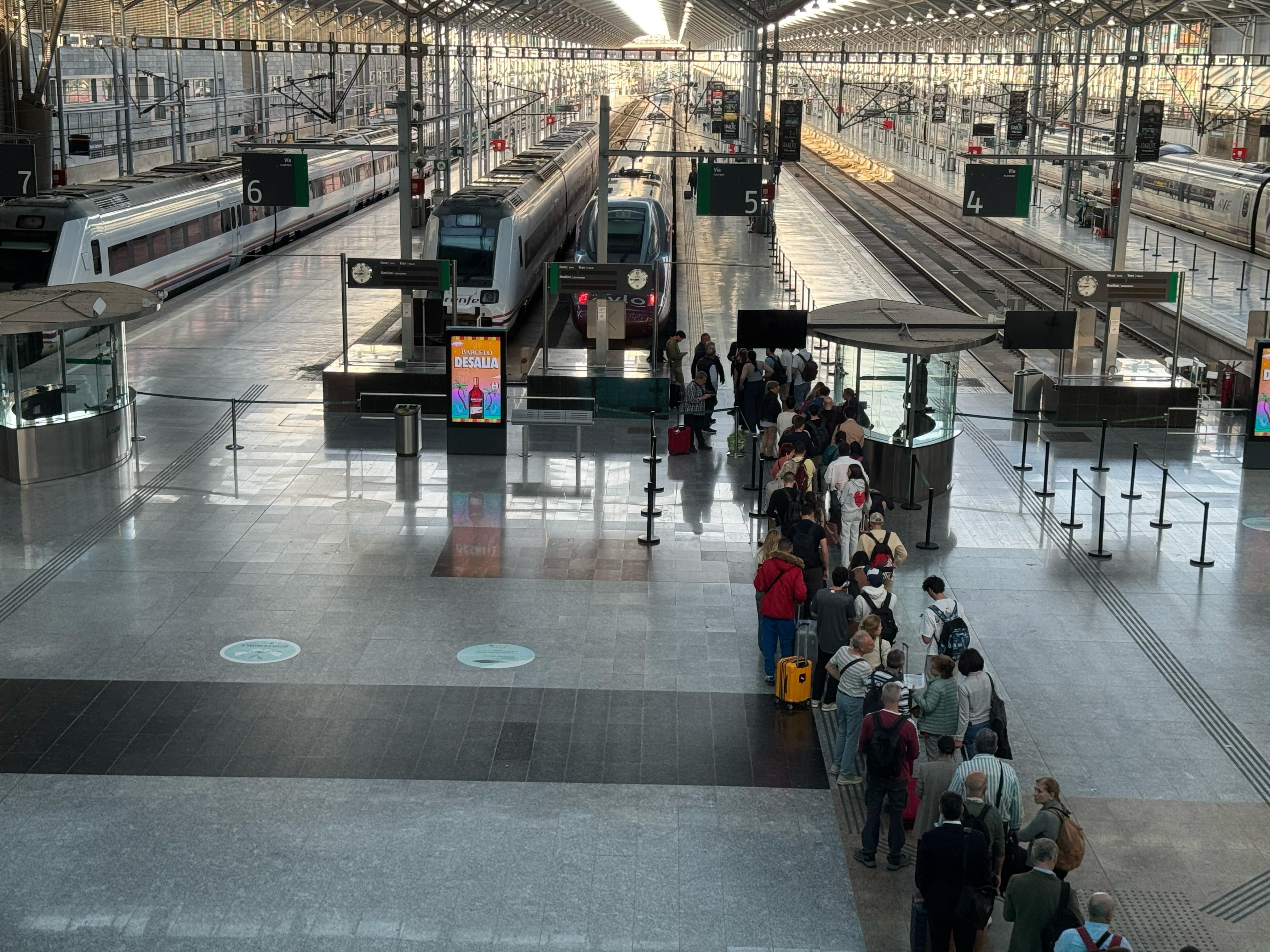 Situación en la estación de tren de Málaga a primera hora de este martes