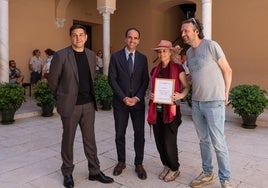 De izquierda a derecha, David Navas, Delegado del Consejo Ejecutivo MPM; Miguel López-Remiro, Director Artístico MPM; y Elke Kunneman junto a su acompañante, Sake van den Brule.