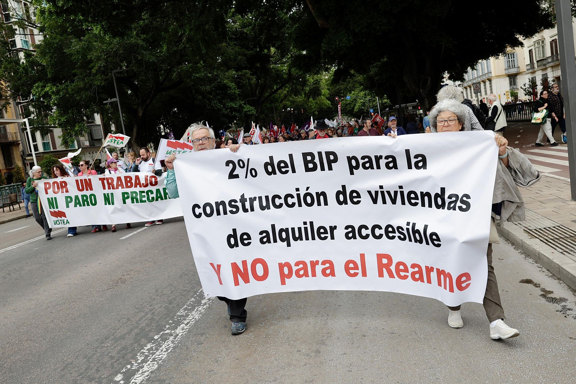 Manifestación del Primero de Mayo: miles de personas salen a la calle en Málaga
