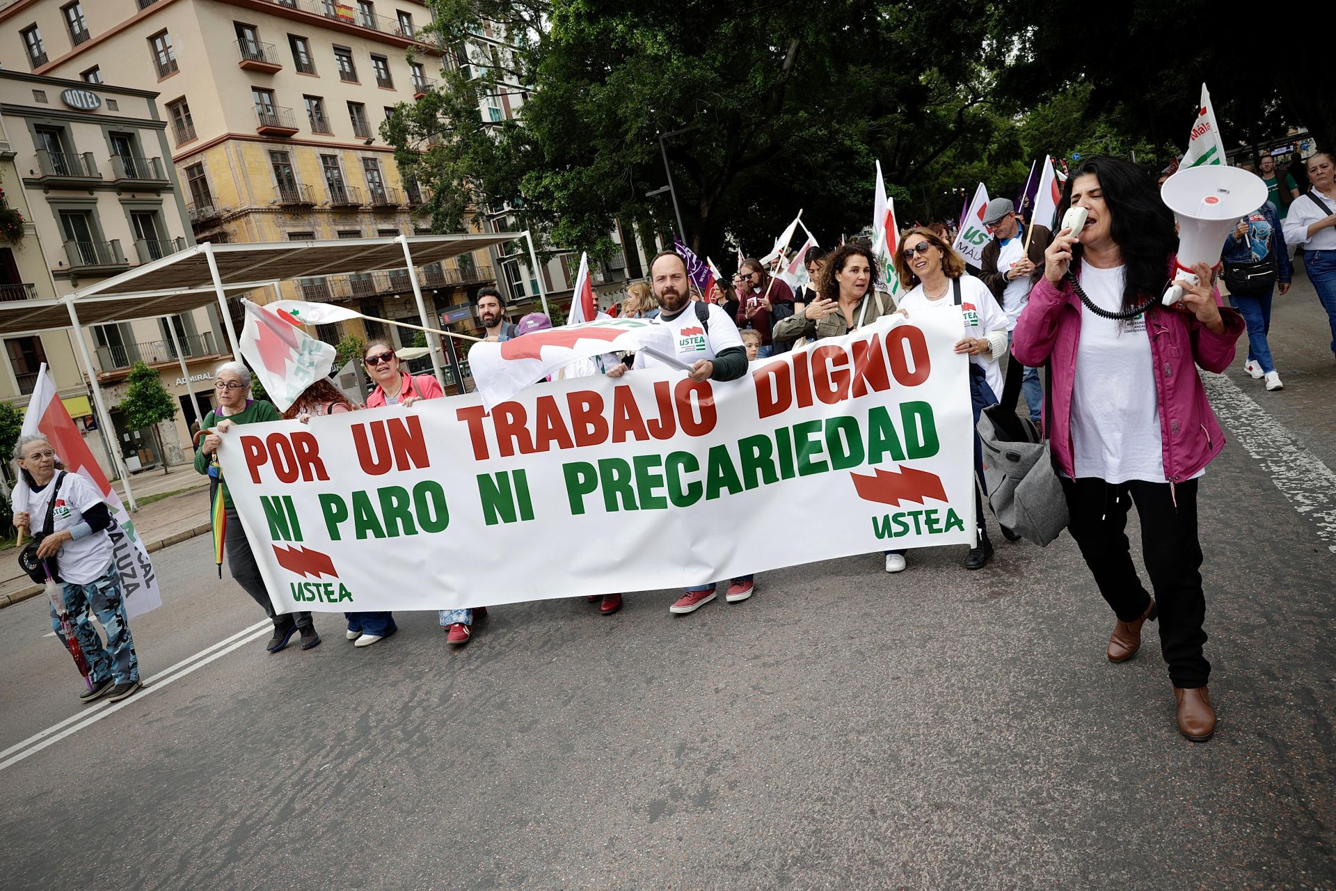 Manifestación del Primero de Mayo: miles de personas salen a la calle en Málaga
