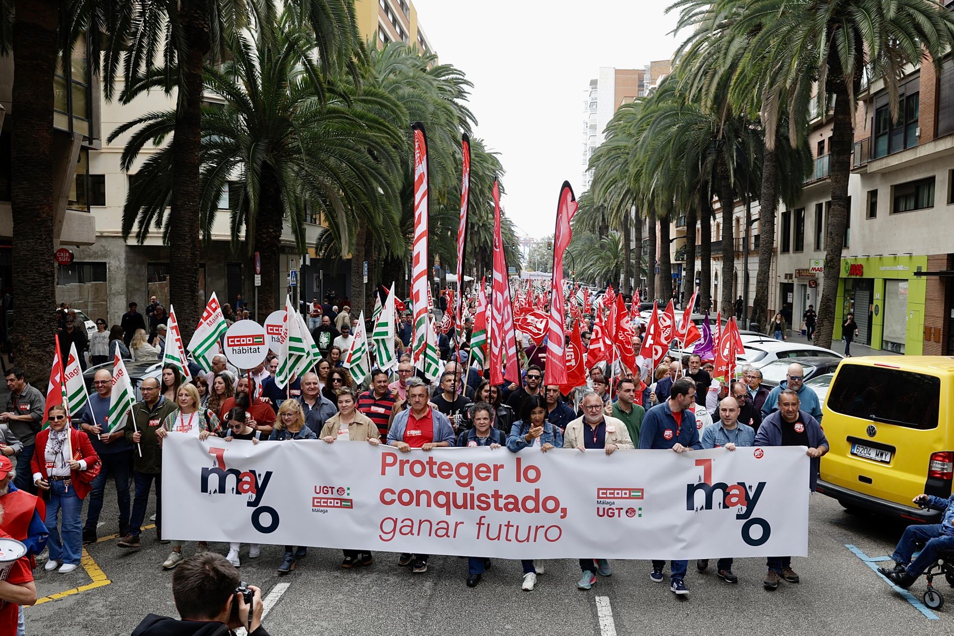 Manifestación del Primero de Mayo: miles de personas salen a la calle en Málaga