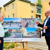 El concejal de Infraestructuras y el alcalde veleño, este viernes en la presentación de la actuación.