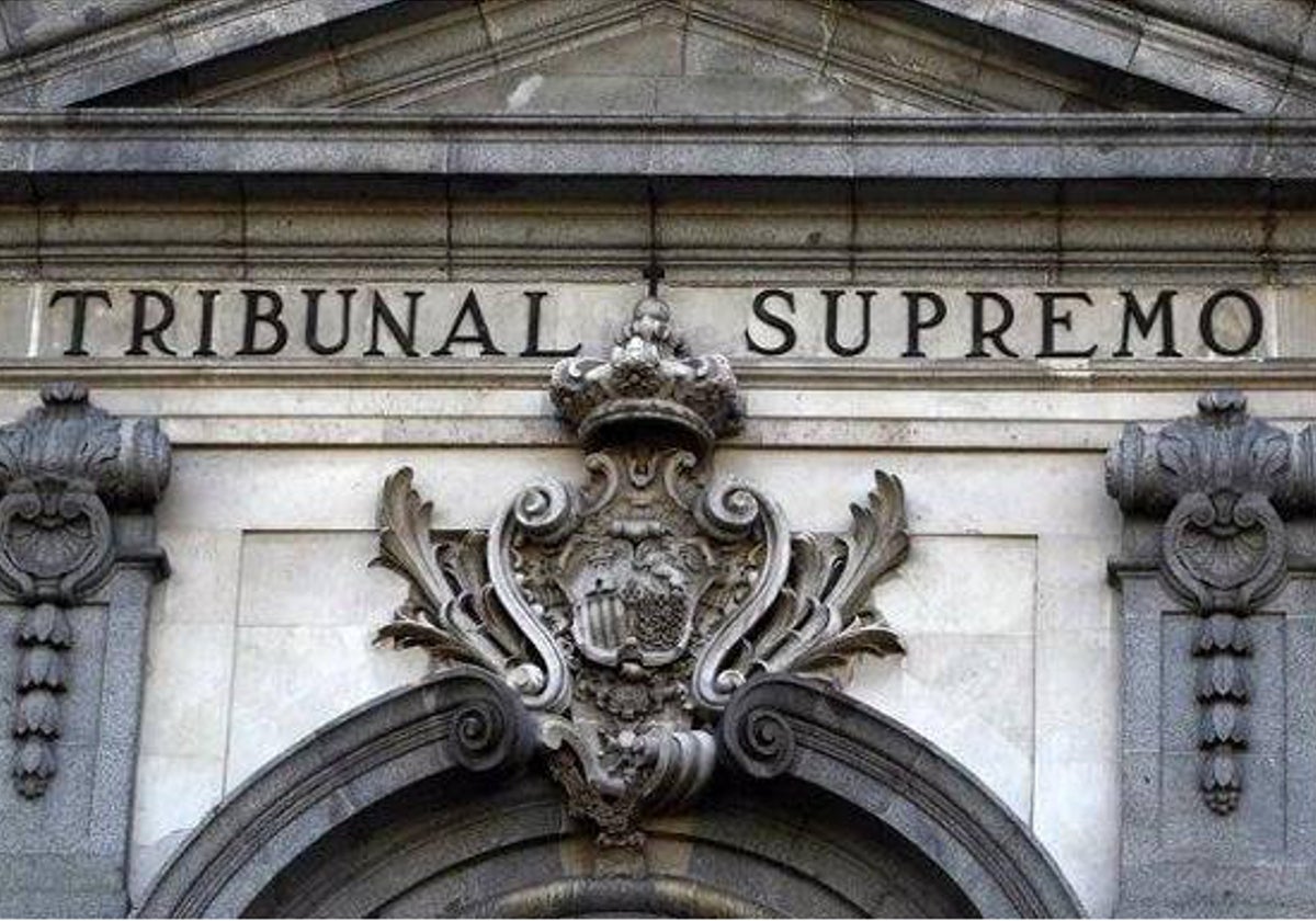 El Supremo zanja un conflicto vecinal: obliga a un propietario a quitar un cañizo de la terraza que quitaba las vistas al mar a otro