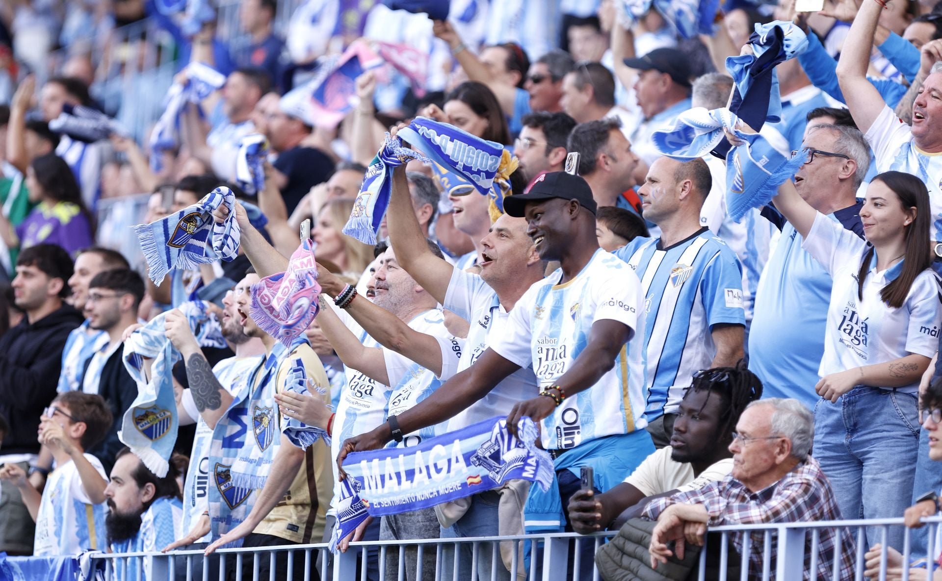El Málaga-Granada en La Rosaleda, en imágenes