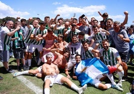 El Torremolinos hace historia con su ascenso a Primera RFEF: la victoria en fotos