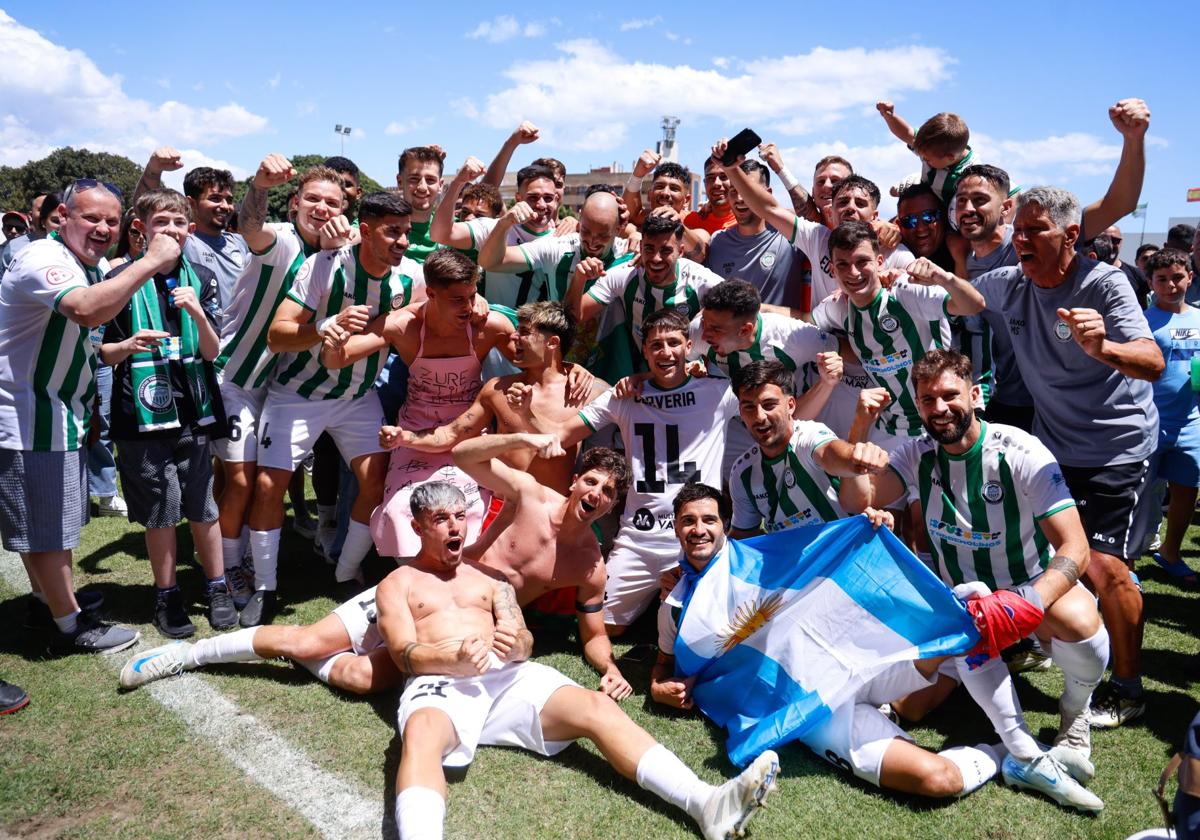 El Torremolinos hace historia con su ascenso a Primera RFEF: la victoria en fotos