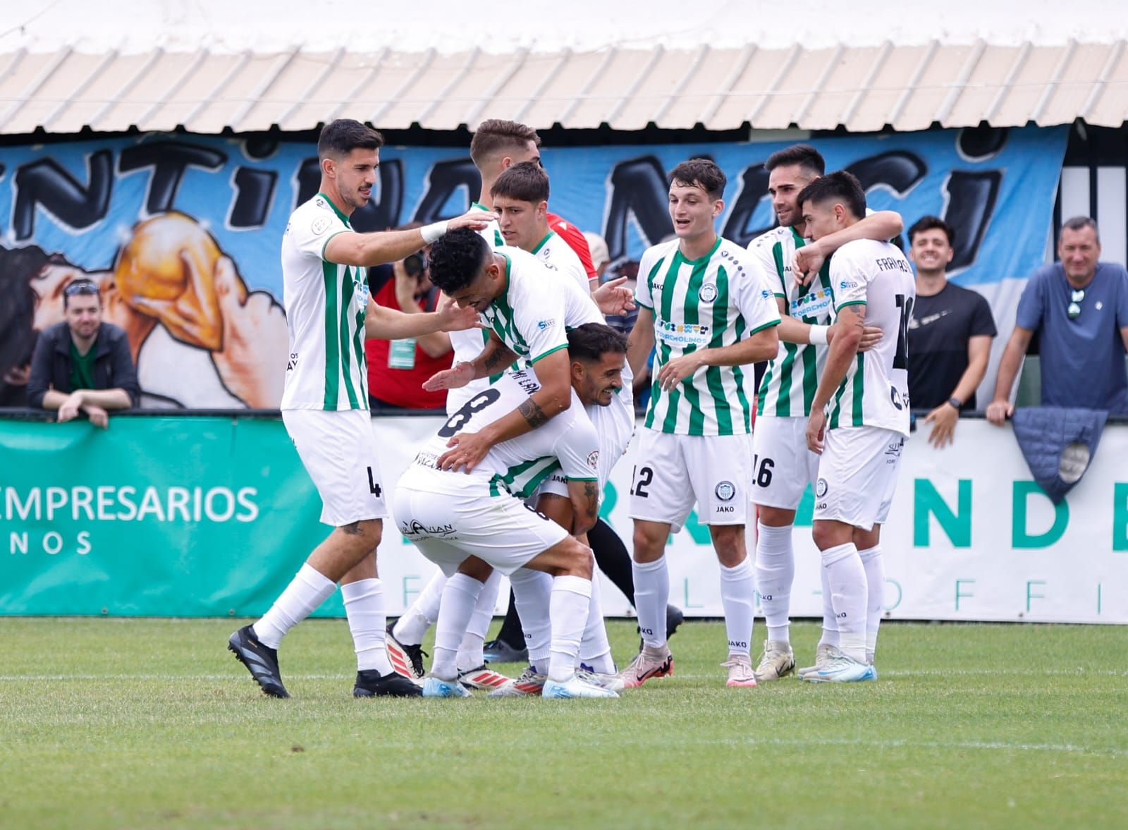 El Torremolinos hace historia con su ascenso a Primera RFEF: la victoria en fotos