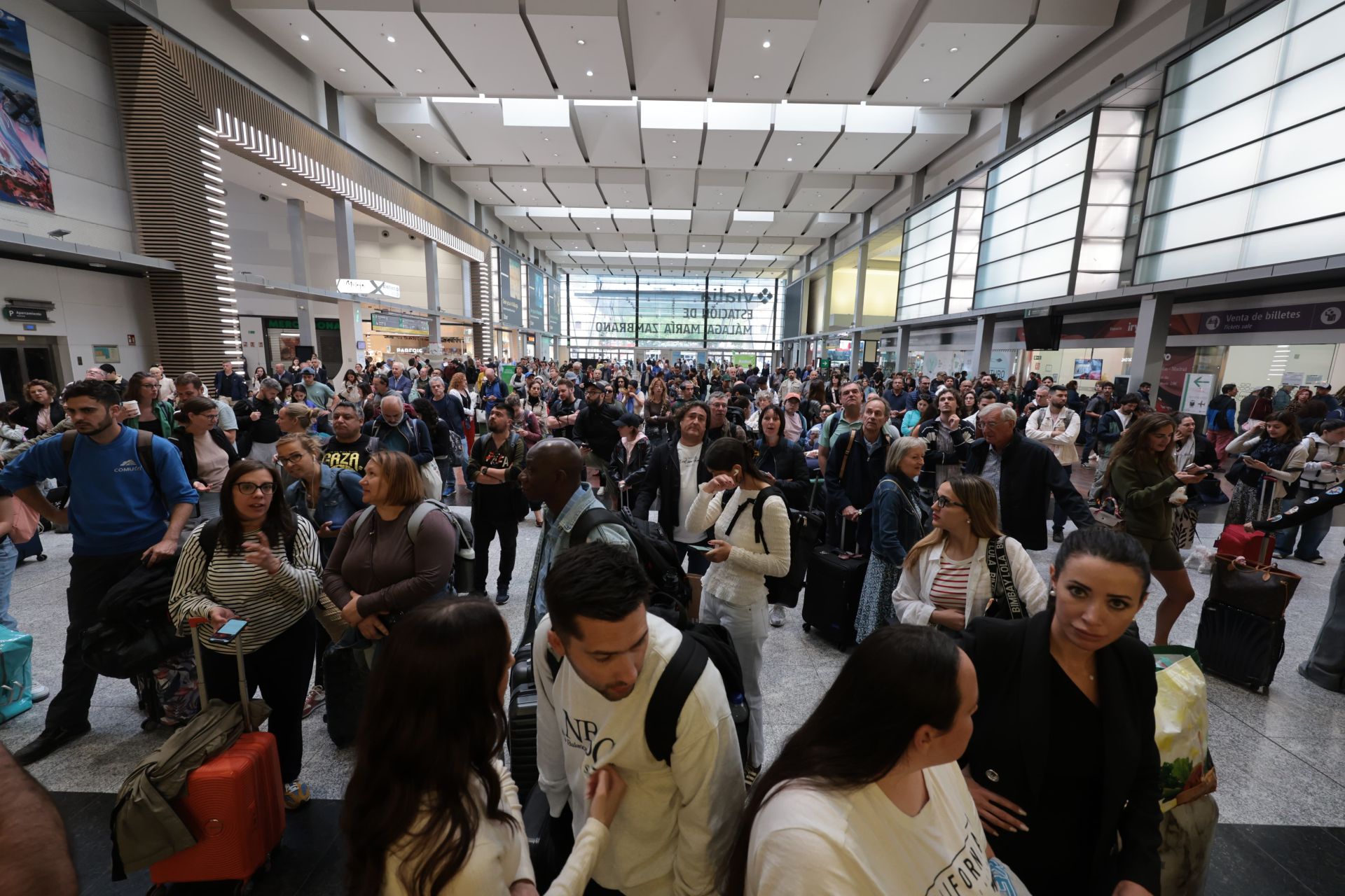 Trenes afectados en Málaga por el robo de cable en la línea de alta velocidad