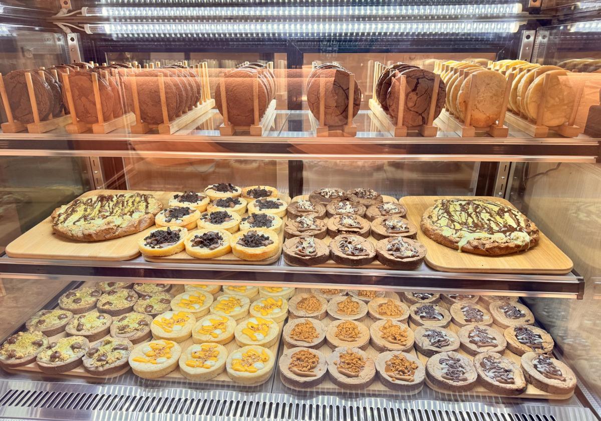 Imagen principal - El brownie de chocolate que hay que probar en el Centro de Málaga