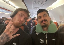 Balcerowski y Djedovic, durante el vuelo a Atenas.