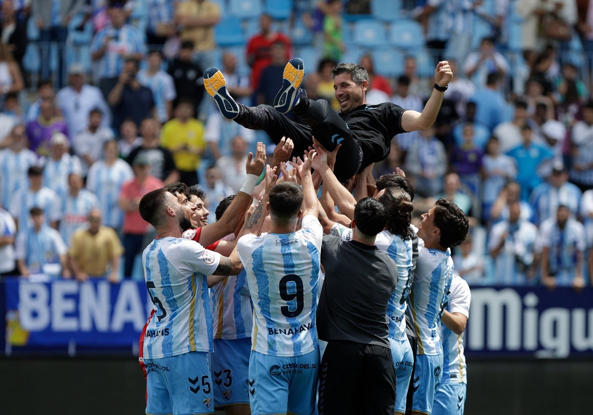 El 'pasillo' de La Academia al Malagueño por el ascenso a Segunda RFEF