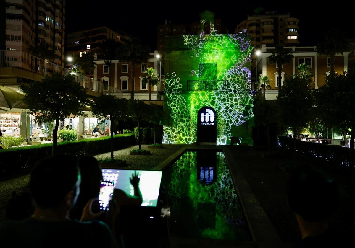 Muelle Uno tiembla de inédito en La Noche en Blanco 2025