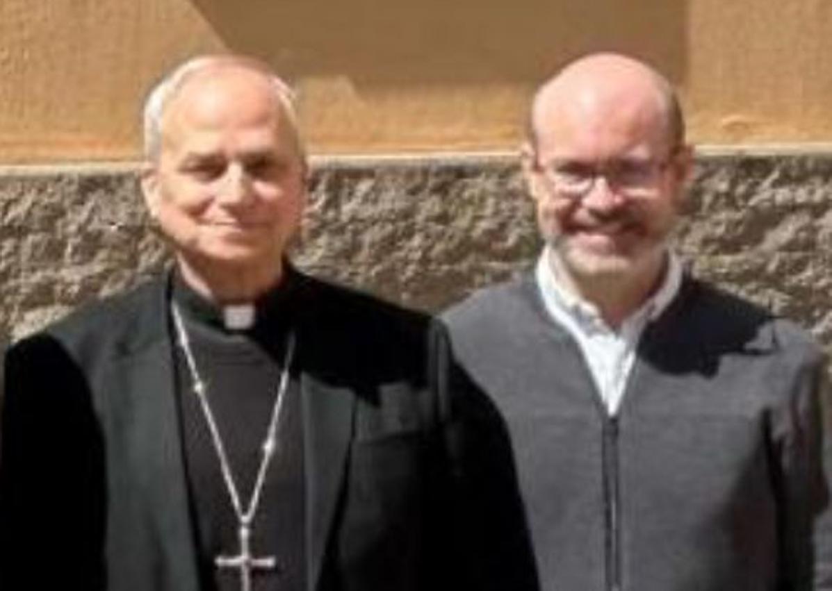 Imagen secundaria 1 - Padre Manrique. Imagen del Padre Javier con el nuevo Papa. Por último, imagen del Padre Agustín Herrero