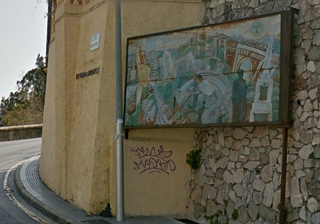 El emblemático mural de Gabriel Padilla en homenaje a Málaga, en la Subida a Gibralfaro.